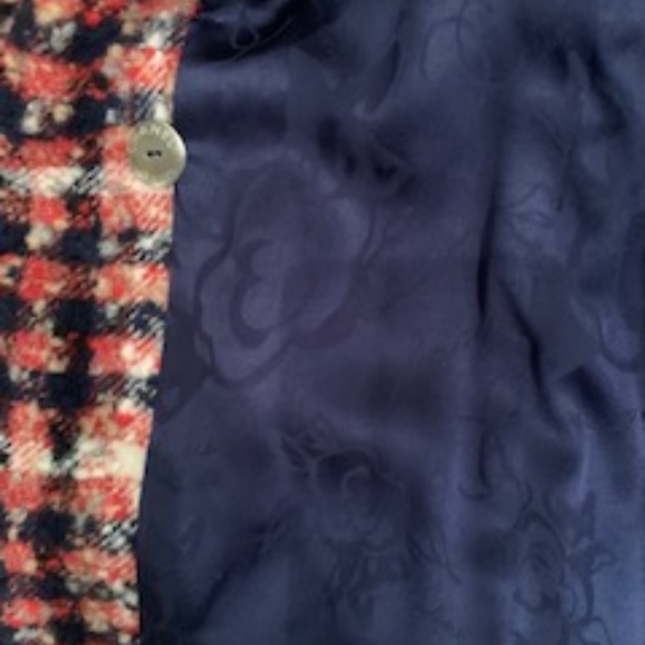 Chanel Coat Tweed Fantasy Red, 100% Authentic Size - Picture 8 of 8